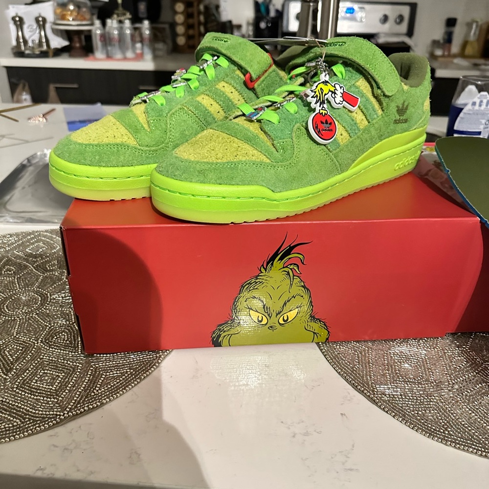 adidas Forum Low “The Grinch” Size 10.5 HP6772 Brand New
